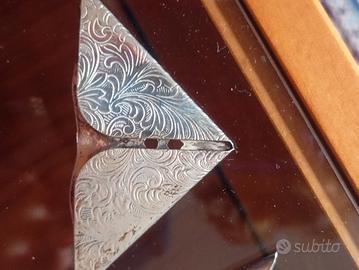 Fermacarte in argento 925.