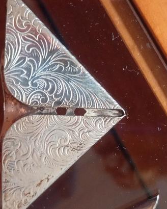Fermacarte in argento 925.
