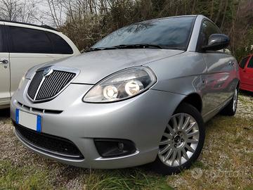 Lancia Ypsilon 1.2 69 CV Unyca