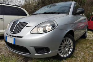Lancia Ypsilon 1.2 69 CV Unyca