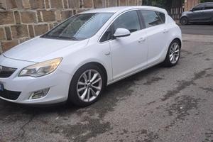 Opel Astra 1.6 allestimento cosmo gpl