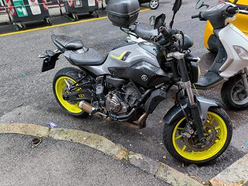 Yamaha MT-07 - 2016 + accessori