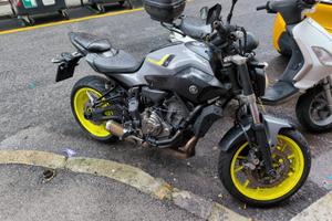 Yamaha MT-07 - 2016 + accessori