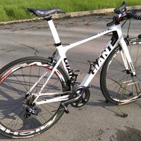 Bici da corsa in Carbonio GIANT