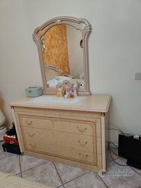 Como più specchiera da camera letto