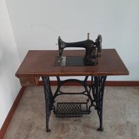 Antica macchina da cucire a pedale VERITAS CLEMENS