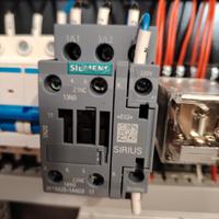 contattore di potenza Siemens SIRIUS, modello 3RT6