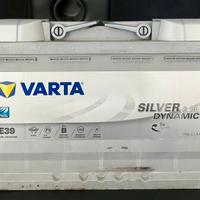 Batteria auto Varta AGM 70 Ah -760 A
