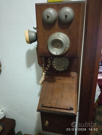 Telefono vintage a parete