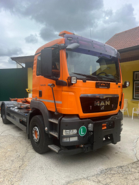 Man scarabile macchina operatrice