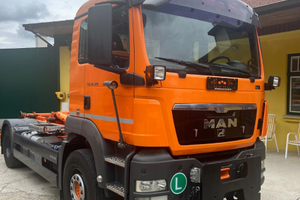 Man scarabile macchina operatrice