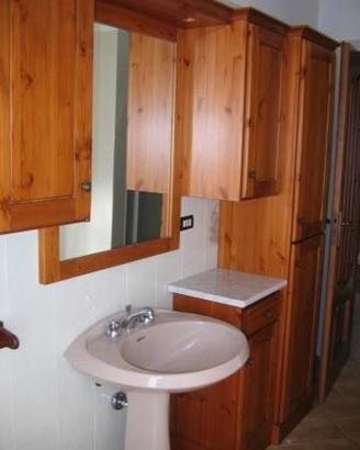 Mobile bagno in pino