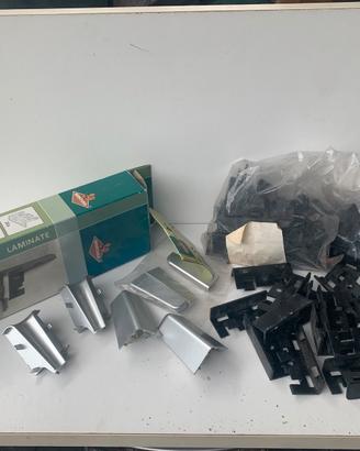Kit montaggio battiscopa