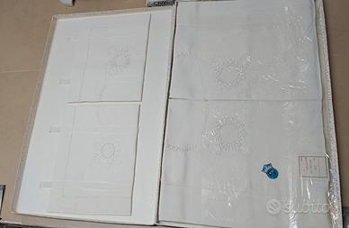 Lenzuola matrimoniali in lino ricamate a mano 