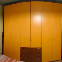 Armadio, scrivania, comodino 