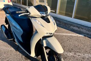Sh 125 abs 2025