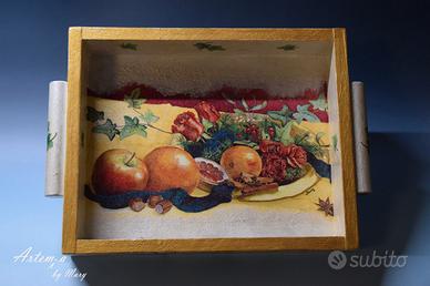 Vassoio in legno decorato