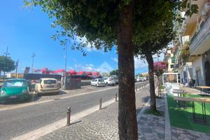 NEGOZIO A POZZUOLI