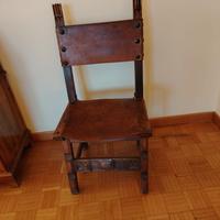 sedia antica in legno e cuoio