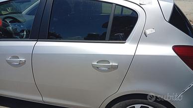 OPEL CORSA 2010 PORTA POSTERIORE SX