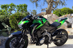 Moto naked Kawasaki z900