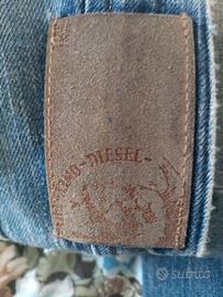 pantaloni jeans Diesel usato