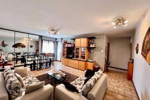 Appartamento di 102 m² con 3 locali e box auto a S