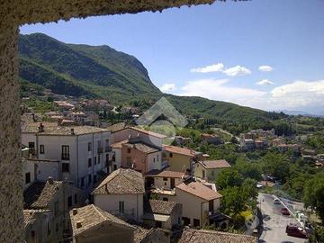 CASA SEMINDIPENDENTE A CASTELVETERE SUL CALORE