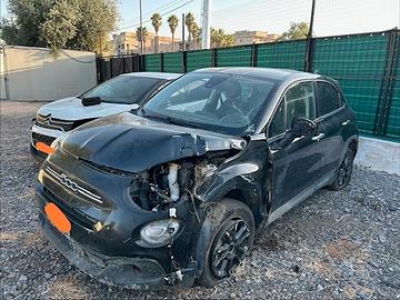 Fiat 500X 1.3 MultiJet 95 CV sinistrata incidentat