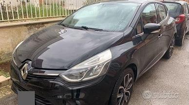 Auto Renault Clio