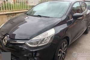 Auto Renault Clio