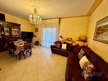 Appartamento di 140 m² con 5 locali e box auto a M