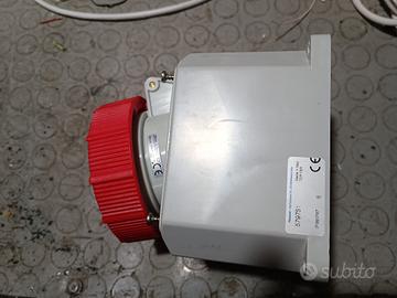 materiale elettrico presa CEE IP67 32A 3P+N+T