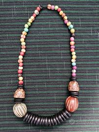 Collana in semi/cocco/legno