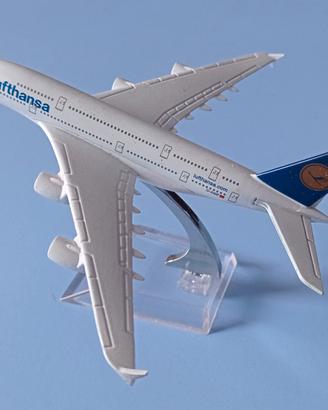 Modellino Airbus A380 scala 1:500