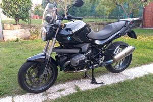 bmw di colore nero in perfette condizioni 