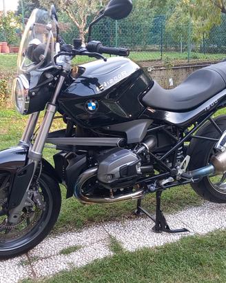 bmw di colore nero in perfette condizioni 