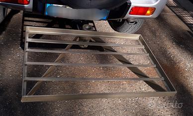 Pedana gancio traino.