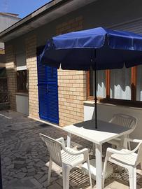 Appartamentino tre posti letto 20 metri dal mare