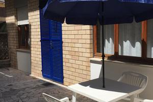 Appartamentino tre posti letto 20 metri dal mare