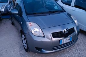 Toyota Yaris 1.0 3 porte Sol