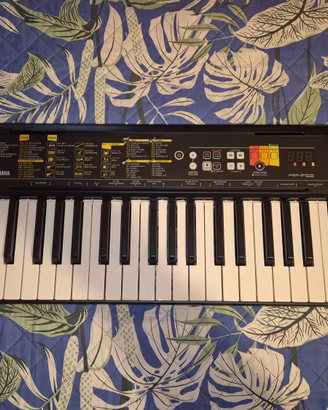 pianola Yamaha PSR-F52 – Come nuova