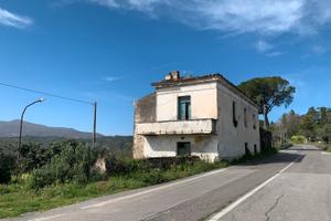 Casolari da ristrutturare nel Cilento