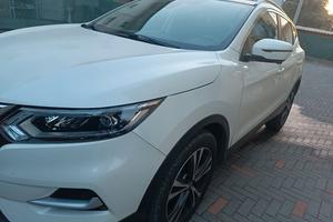 Nissan Qashqai bianco 