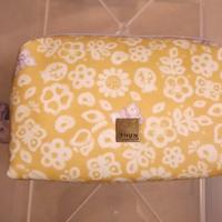 Pochette Thun nuova gialla e viola con cerniera.