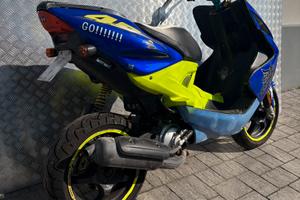 Yamaha aerox valentino rossi