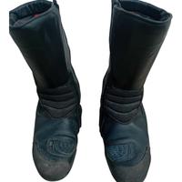 stivali e guanti moto 