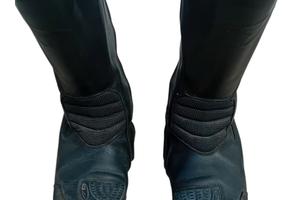 stivali e guanti moto 