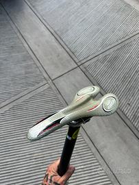 Sella bici in carbonio san marco