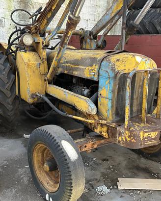 Fordson Major CV 35 - 4 cilindri con caricatore